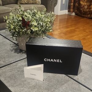 CHANEL Black and White Gift Box